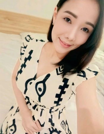 Sofia, a seductive Russian escort known for sensual elite sessions